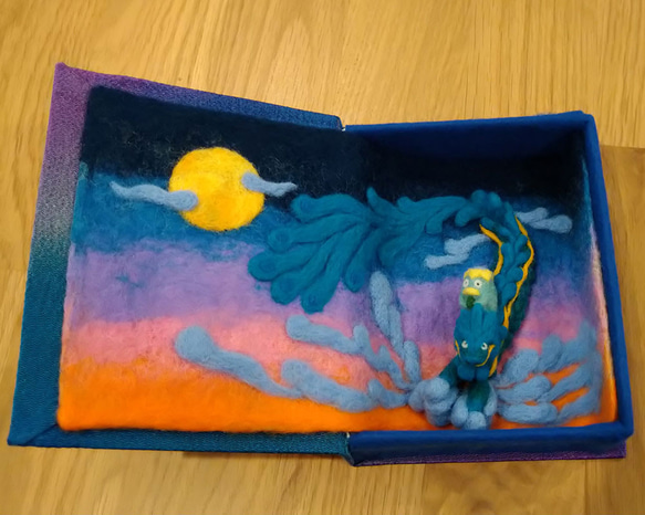 『羊毛フェルトの絵本』麒麟にのったカッパ君 ぬいぐるみ・置物 フェルト、羊毛 D1692777634(13000円)