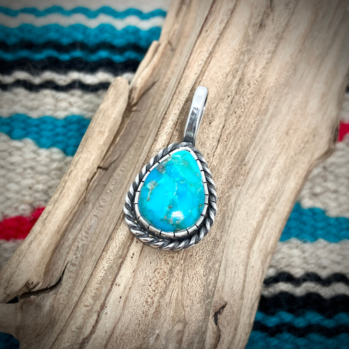 モルガンターコイズ石付きシルバーネックレス