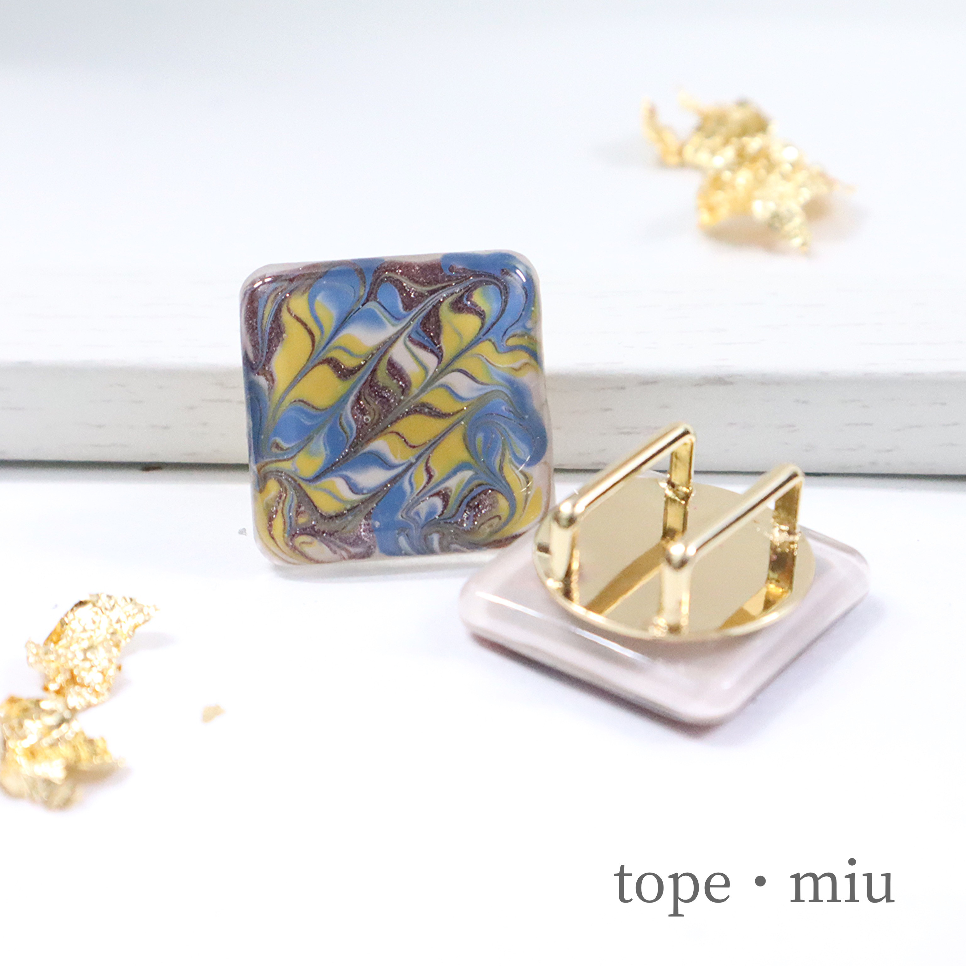 帯留め × 墨流し風 × 四角 ] no.02 yellow×blue 帯留め tope