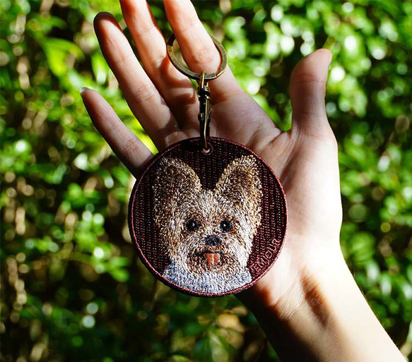 キーホルダー 犬 刺繍 ヨークシャテリア 母の日ギフト 愛犬 プレゼント 両面 ストラップ バッグチャーム or-007 1枚目の画像