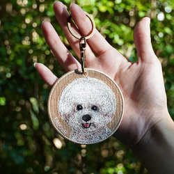 キーホルダー 犬 刺繍 ビジョンフリーゼ 母の日 愛犬 プレゼント 両面 ストラップ バッグチャーム 映え or-033 1枚目の画像