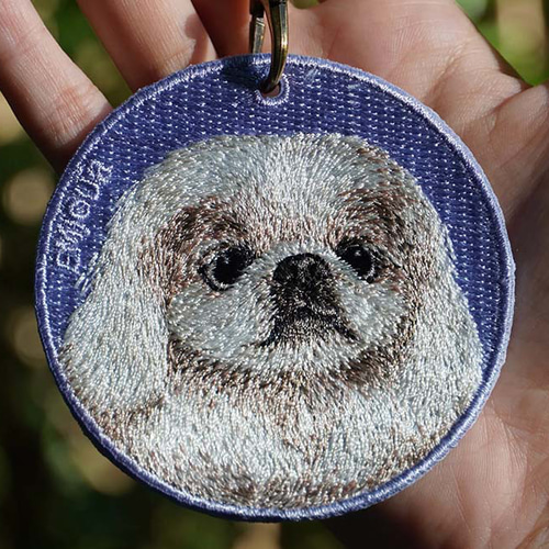 キーホルダー 犬 刺繍 ペキニーズ 母の日 愛犬 プレゼント 両面