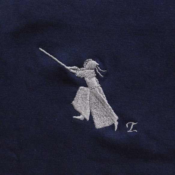 剣士のワンポイント刺繍入りTシャツ　6.2オンス　男女兼用　 8枚目の画像