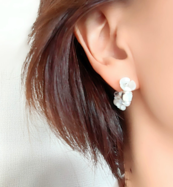 SV925 白珍珠貝殼花 白貝殼水晶花圈耳環或耳環 14Kgf 可用 第8張的照片