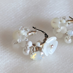 SV925 白珍珠貝殼花 白貝殼水晶花圈耳環或耳環 14Kgf 可用 第4張的照片