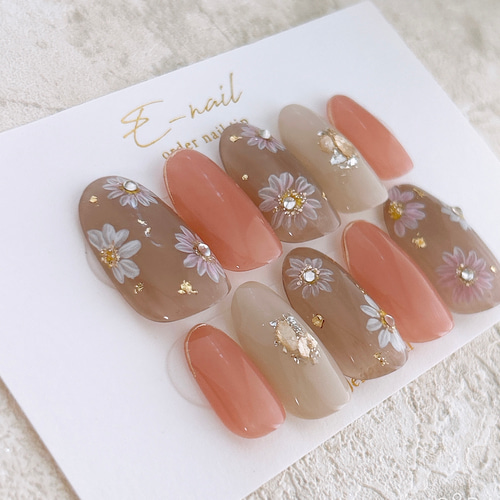 シックな大人の秋冬flower☆ グレージュ ネイル 花 上品 ブライダル