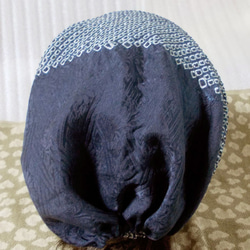 難有難隠し帽子 31*60㌢ 藍色系 綸子& 総絞り キャップ 室内帽子 絹 リメイク 白髪隠し ケア帽子 4枚目の画像