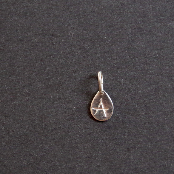 SV  initial necklace charm ☆受注生産☆ 1枚目の画像