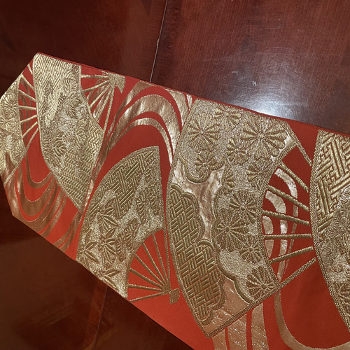 2320朱赤と金の豪華刺繍の袋帯リメイク タッセル付き正絹