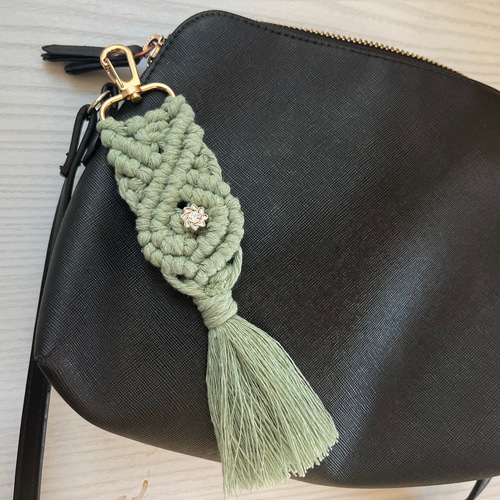 93 タッセルキーホルダー＊マクラメ サボテンチャーム✨ハンドメイド✨ Eng Sub】話題のマクラメタッセルキーホルダーを作ってみよう How to