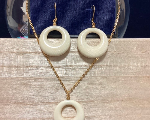 ☆本象牙ペンダント・ピアスお買い得セット価格！（A