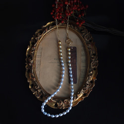 [剩餘 1 件] 珍珠 x 鏈條壁爐項鍊 73 公分灰色水滴珍珠和金箔長項鍊 免運費 第10張的照片