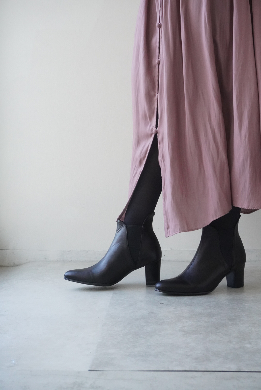 即納★柔らかい革で脱ぎ履きしやすい便利なサイドゴアブーティ★