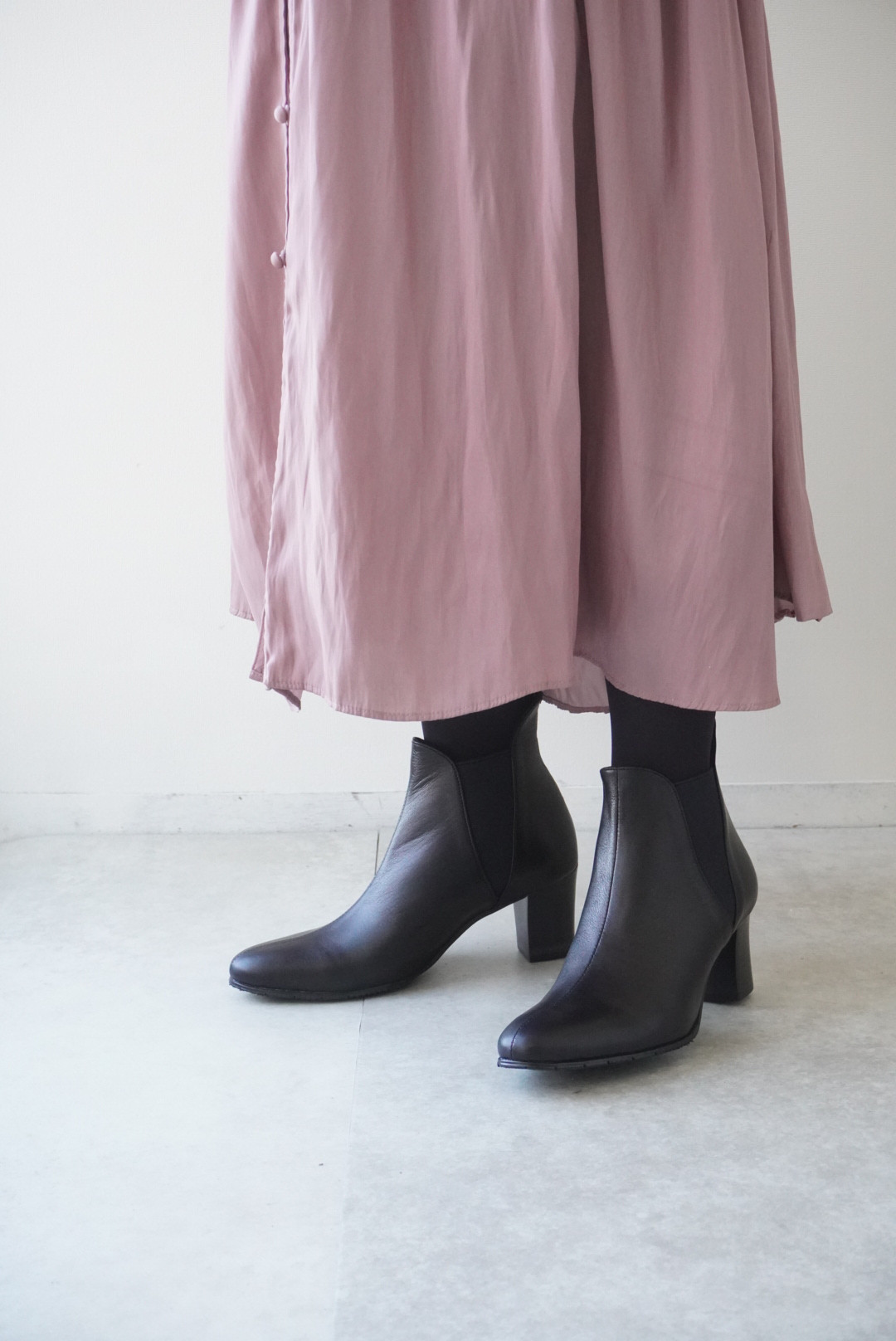 即納★柔らかい革で脱ぎ履きしやすい便利なサイドゴアブーティ★