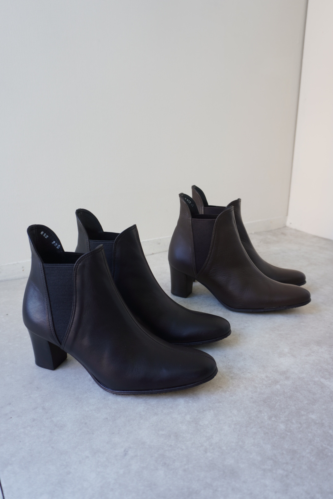 即納★柔らかい革で脱ぎ履きしやすい便利なサイドゴアブーティ★