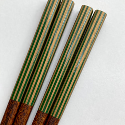 摺り漆の箸 〈金ストライプ・緑〉 4枚目の画像