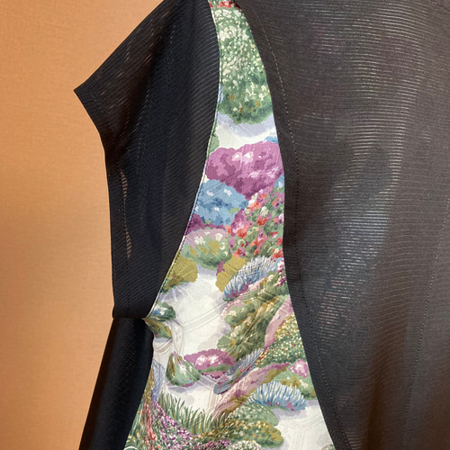 着物リメイク ハンドメイド ロングベスト 絹 黒 花柄 ベスト り