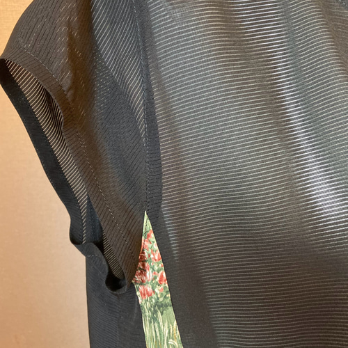 着物リメイク ハンドメイド ロングベスト 絹 黒 花柄 ベスト り