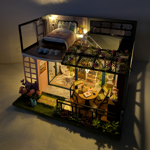 HALF OF THE GARDEN』ミニチュアドールハウスの完成品です その他