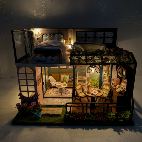 HALF OF THE GARDEN』ミニチュアドールハウスの完成品です その他