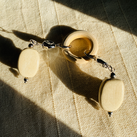 木とコーヒー豆のストールクリップ　ショールクリップ 3枚目の画像