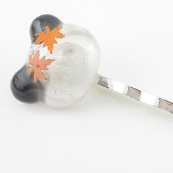 クォーツパンダは紅葉に乗じてかくれんぼしているけれど、こちらからはしっかりと見えてます♪<1点ものヘアピン>HP156 3枚目の画像