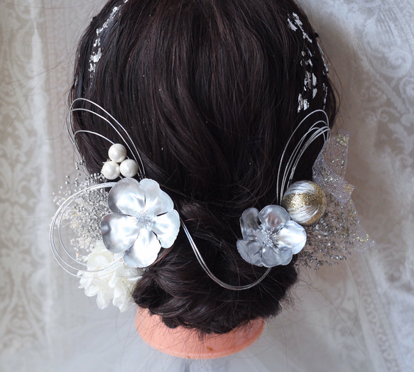 ドライフラワー☆ヘッドパーツ 成人式 紐アレンジ 卒業式 髪飾り　プリザーブドフラワー 白ホワイト　シルバー 1枚目の画像