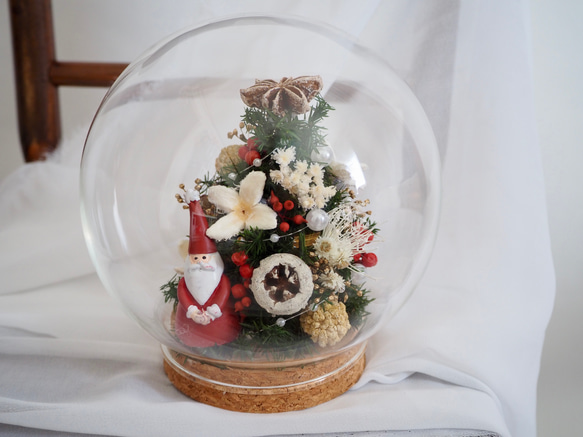 ガラスの中のクリスマスツリー christmas glass dome 3枚目の画像