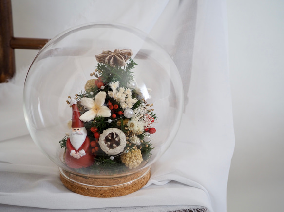 ガラスの中のクリスマスツリー christmas glass dome 2枚目の画像