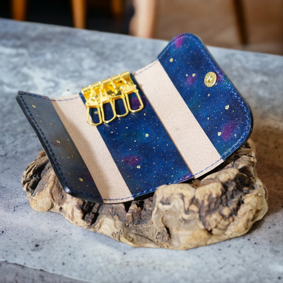 『星の銀河シリーズ』星のカケラ舞う銀河のキーケース  銀河キーケース  星キーケース レザーキーケース クリスマス 5枚目の画像