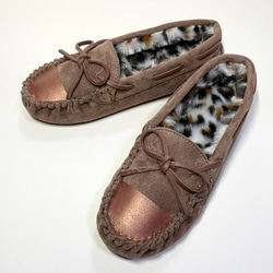 輕鬆又輕鬆！溫暖的雙色緞帶莫卡辛鞋，配上緊實蟒蛇皮（摩卡 x 青銅色）22.5 厘米~26.0 厘米 第1張的照片
