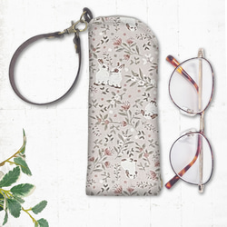 バッグに付けられる メガネケース うさぎ ウサギ 眼鏡ケース  ストラップ付き ふんわり 1枚目の画像