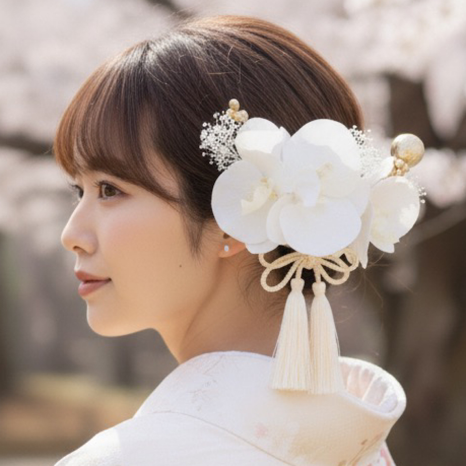 成人式　＆　結婚式　タッセルリボン胡蝶蘭髪飾り　パールホワイト　成人式髪飾り　結婚式髪飾り