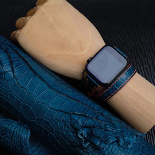 アップルウォッチ用黒アリゲーター革二回巻きベルト。ワニ革使用時計  