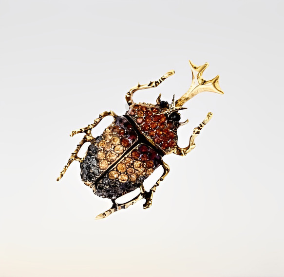 H8030 【昆虫】夏 季節限定 甲虫 カブトムシ ブローチ 1枚目の画像