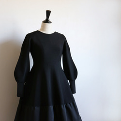 [在迷人的場景中看起來很棒◎]由不同材質製成的WHOLEGARMENT連身裙[黑色] 第9張的照片