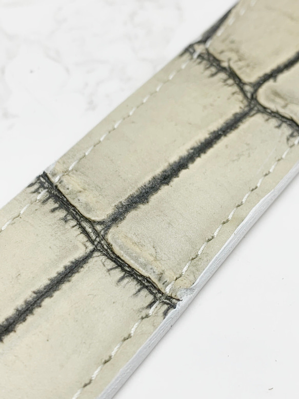 日本製　クロコダイル　バニラ　マット仕上げ　３３㎜巾　Lサイズ　上質　ベルト　エキゾチックレザー 6枚目の画像