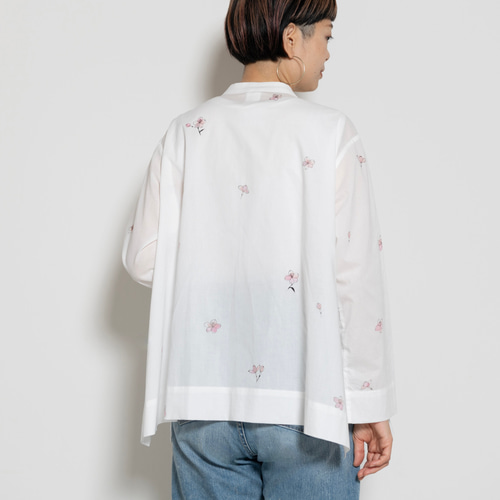 比翼仕立てノーカラーブラウス【手描き桜】 ブラウス akkaの