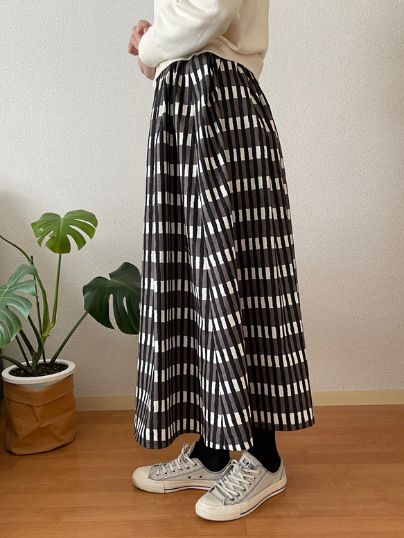 春　スッキリとしたギャザースカート　北欧　カラーデニム　洗える　ロング　 6枚目の画像
