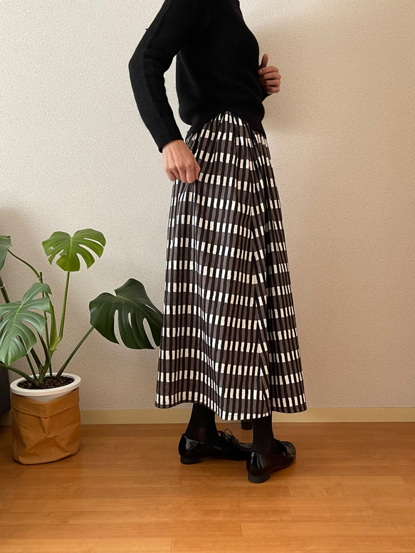 春　スッキリとしたギャザースカート　北欧　カラーデニム　洗える　ロング　 5枚目の画像