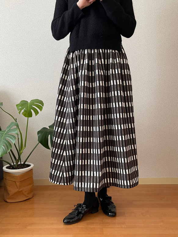 春　スッキリとしたギャザースカート　北欧　カラーデニム　洗える　ロング　 3枚目の画像