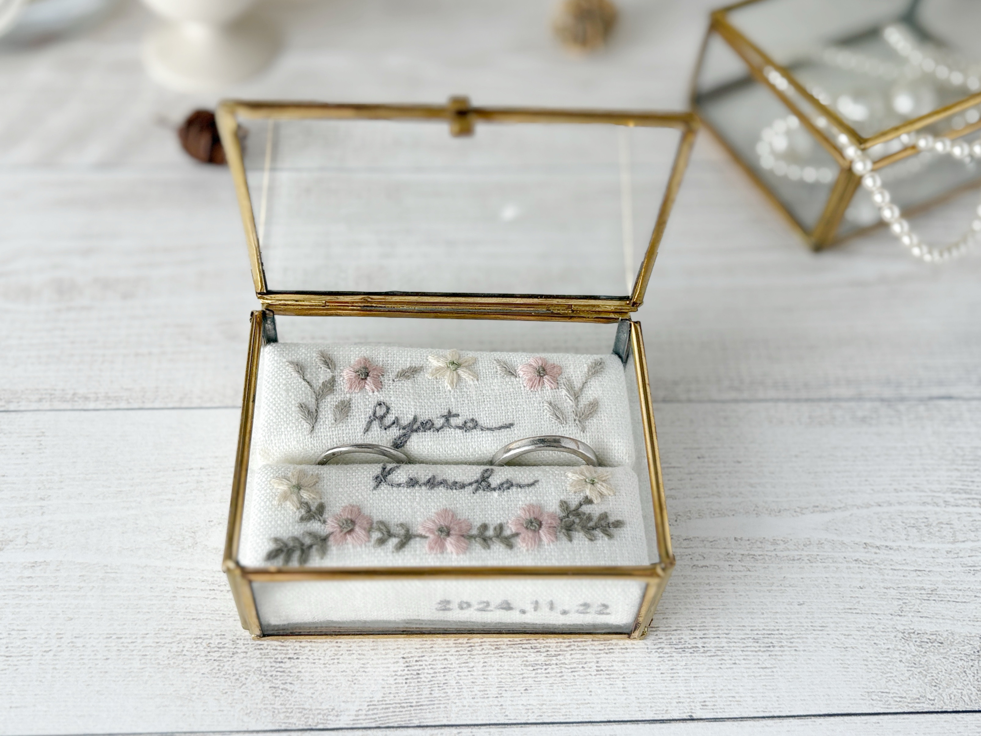 【名前記念日刺繍】刺繍のリングピロー＊Glass box＊alice＊名入れ
