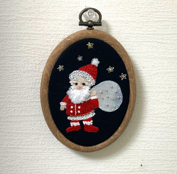 手刺繍 クリスマス サンタクロース 楕円 ミニサイズ 1枚目の画像