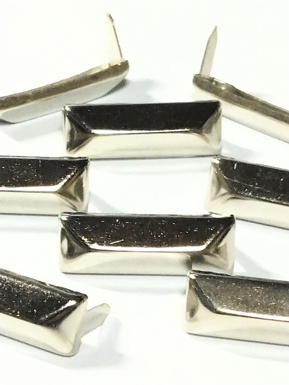 スタッズ レザークラフト 材料 長方形18ミリ 銀 100個セット 送料無料