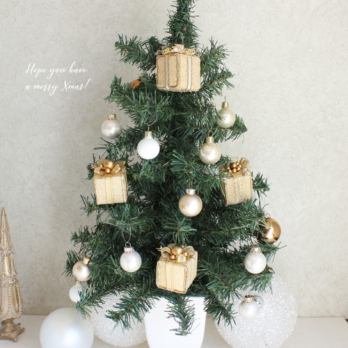 プレゼントボックスのオーナメント キラキラ 華やか クリスマス