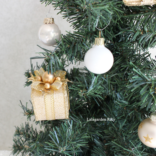 プレゼントボックスのオーナメント キラキラ 華やか クリスマス