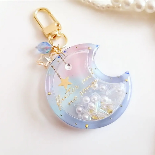 お月様のパールシェイカー⋆·̩͙‪⋆͛/レジン キーホルダー キーホルダー‬