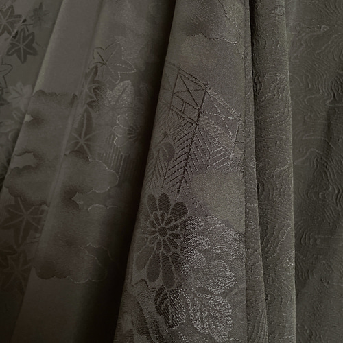 マキシ丈 着丈136cm 黒で魅せる ロングワンピース 着物リメイク 高身長