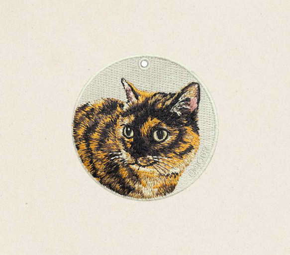 キーホルダー 猫 刺繍 ワッペン ネコ ネコ柄 チャーム ペット 茶