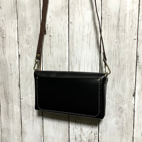 蜂の金具のショルダーバッグ＊黒 小さめ ショルダーバッグ ちびえみ